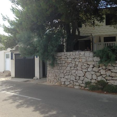 Apartment Puh بيتينا الغرفة الصورة